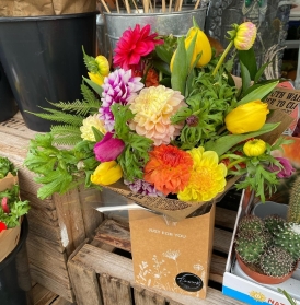 Flowercraft Choice Seasonal Giftbox
